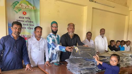 ইউনিয়ন পরিষদের পক্ষ থেকে বিনামূল্যে ব্যাগ বিতরণ অনুষ্ঠান সম্পন্ন।